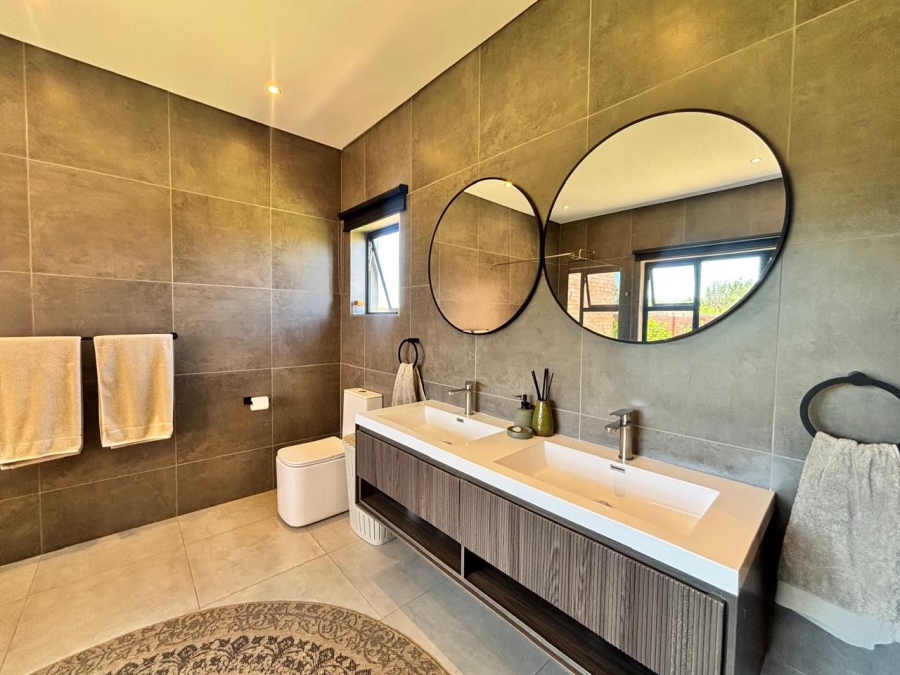 3 Bedroom Property for Sale in Van Der Hoff Park North West